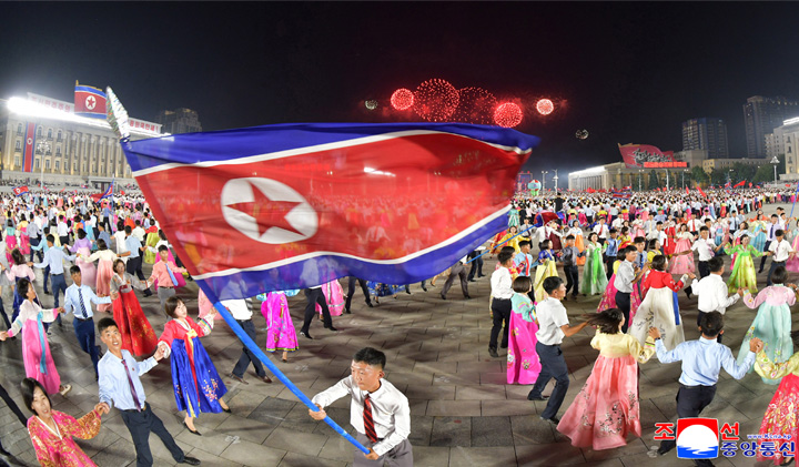 13-조선민주주의인민공화국창건 77돐 뜻깊게 경축